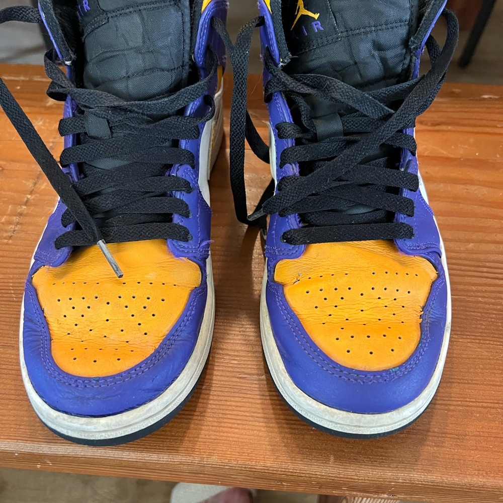 Air Jordan High Lakers colors Basketball Shoes - Purple/Yellow/White - Picture 3 of 4